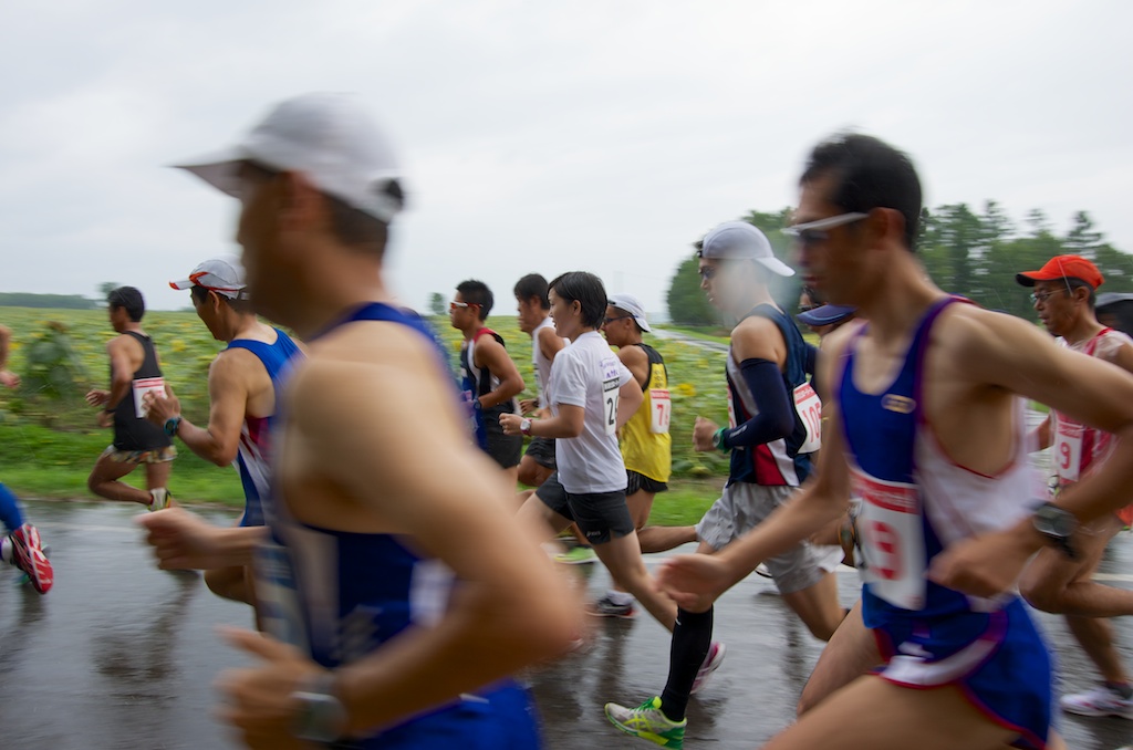 颯爽と駆け抜ける選手たち